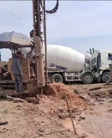 砀山岩石井施工